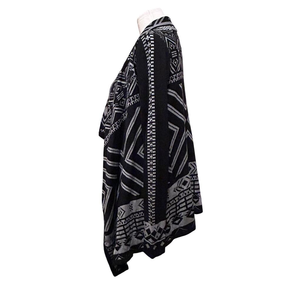 Everly Open Cascade Black and White Aztec Cardigan, Size Small - Picture 4 of 8